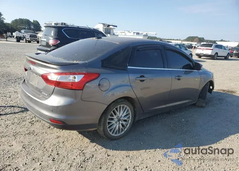 2014 Ford Focus Titanium from USA, damaged, VIN 1FADP3J2XEL241266